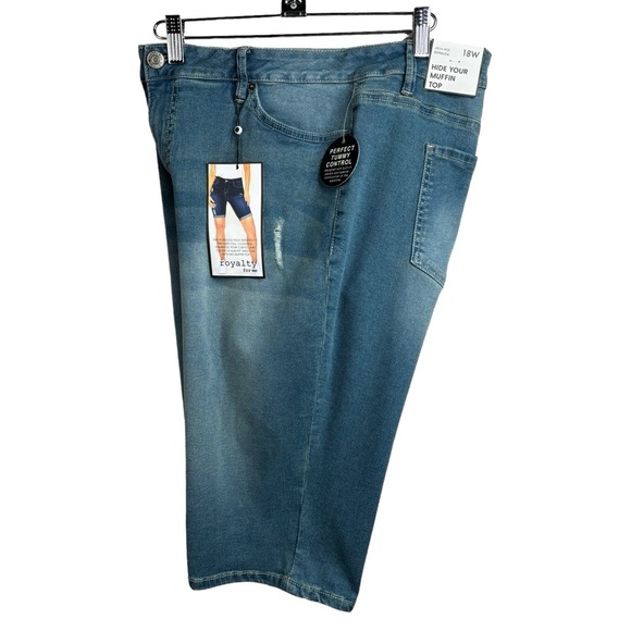 High Rise Light Distressed Bermuda Style DenimJean Shorts Plus Size 18W NEW - Picture 2 of 8